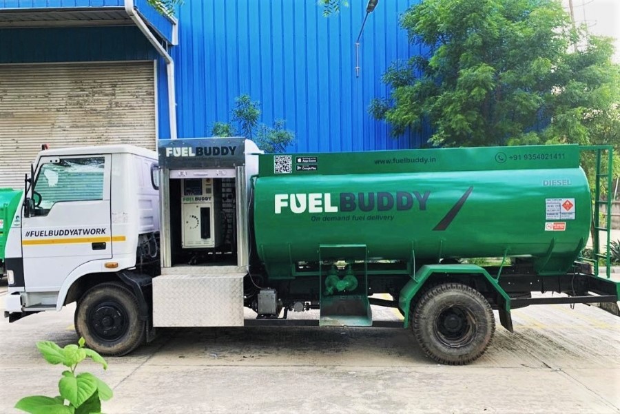 Blog / FuelBuddy Partners with HPCL for Lubricants